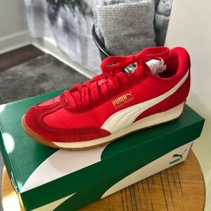 Ladies PUMA Easy Rider sneakers